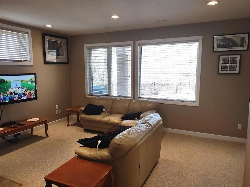 Spacious One Bedroom Walkout Basement Suite Calgary